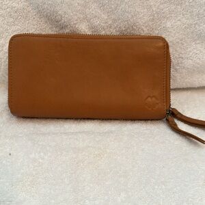 LUCKY BRAND Tan Leather Zip-Around Closure Wallet